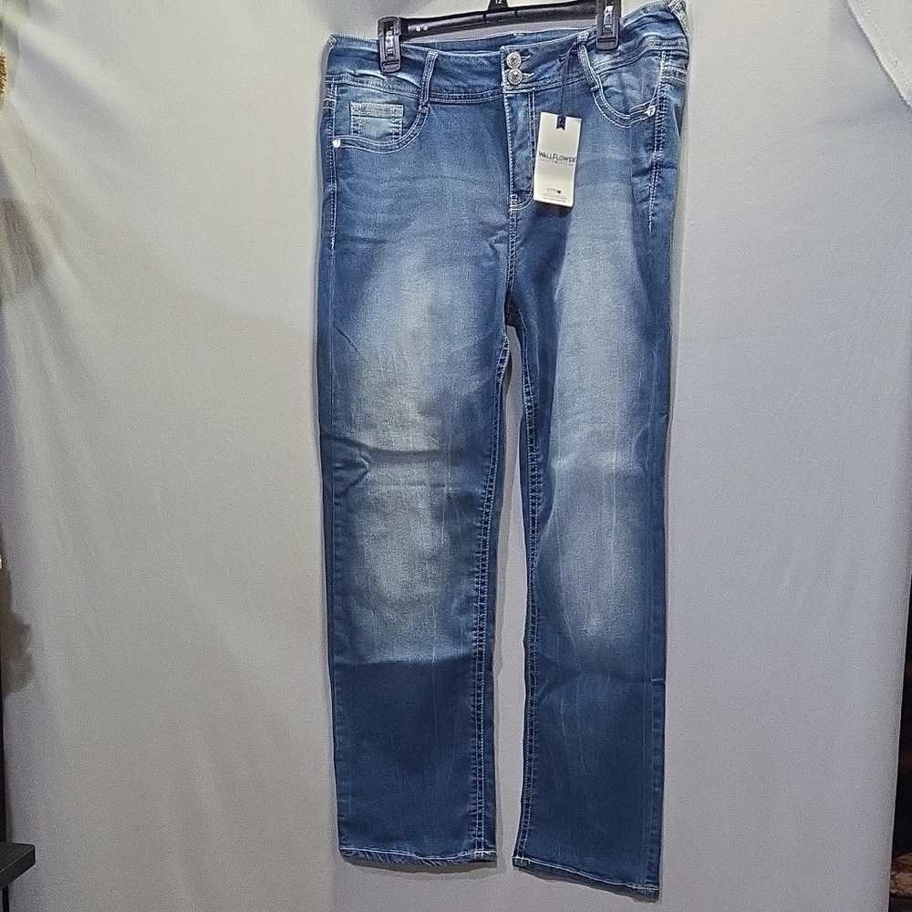 Women's NWT Plus Size Straight Leg Jeans